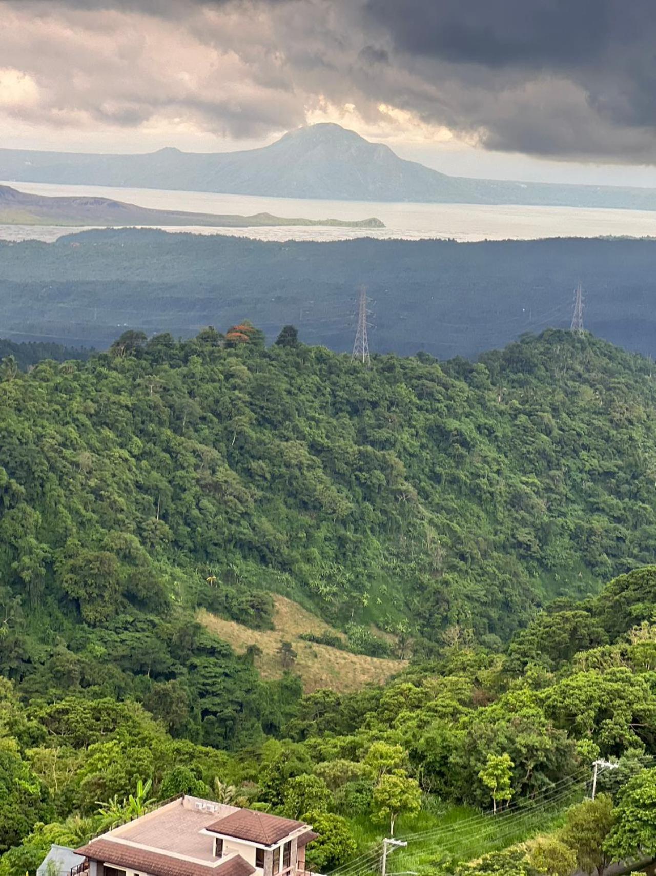 Splendido Tagagtay Taal Lake Staycation Free Parking Netflix No Free Pool Tagaytay City Екстер'єр фото